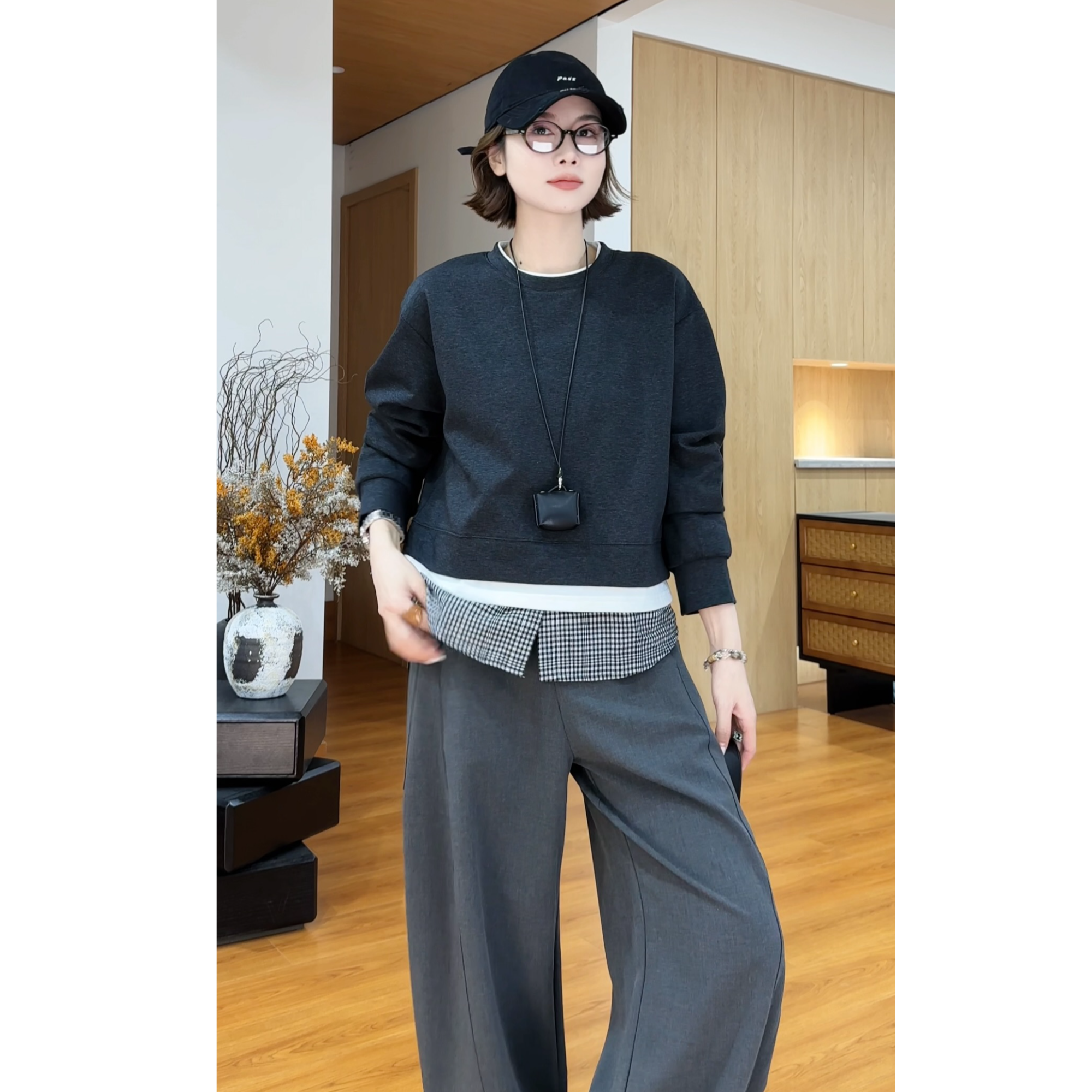 YYOUHAN  2025新款【里斯本秋】拼接下摆撞色长袖卫衣 2509C5474