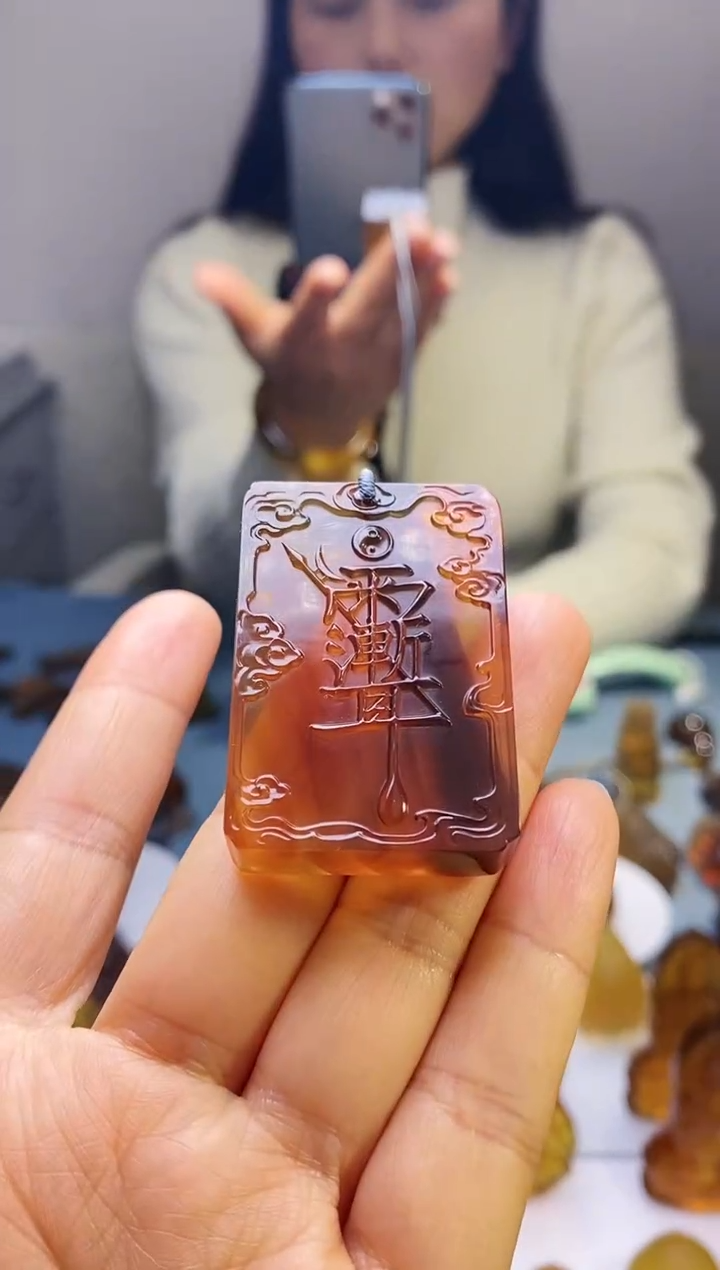 【闪购商品】琥珀吊坠(赠链)未镶嵌HP95-9（紫薇讳）