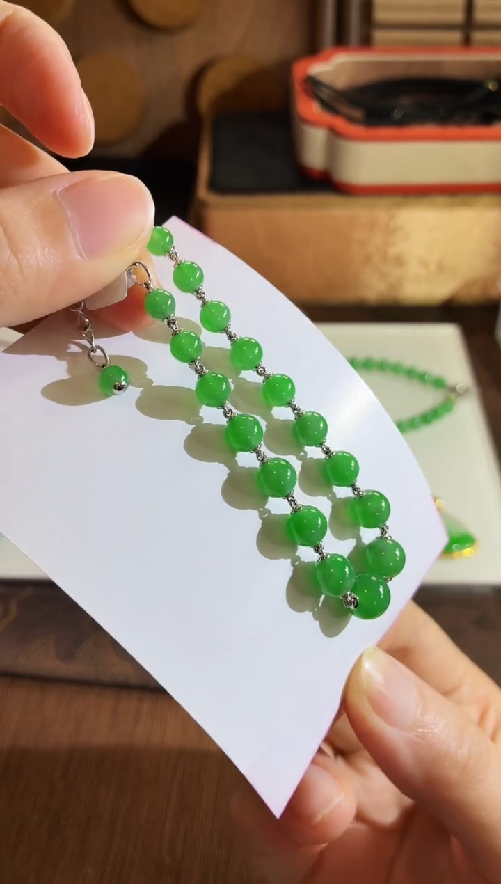 18K金镶嵌手链翡翠手饰