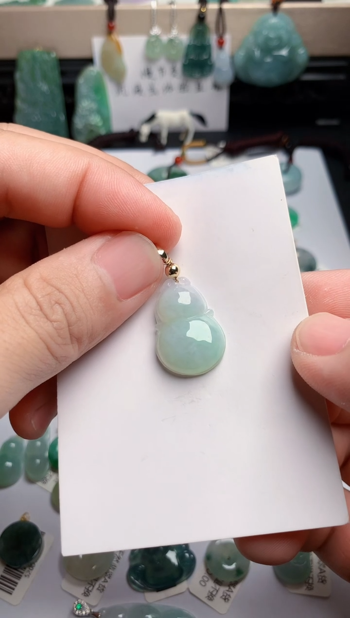 翡翠未镶嵌颈饰2