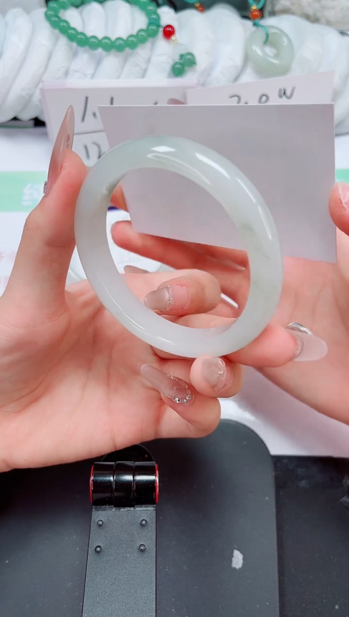 石英质玉手镯未镶嵌109-55/56