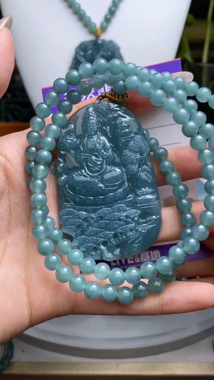 【闪购商品】翡翠颈饰未镶嵌         