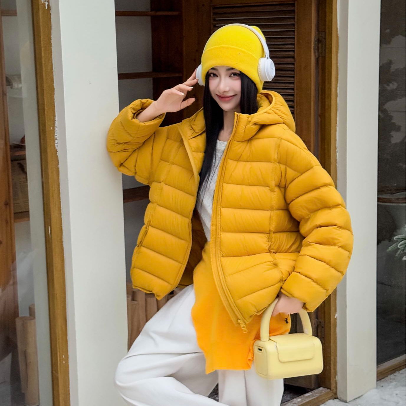 【魔仙堡】泡芙排骨新国标90白鸭绒连帽轻柔保暖时尚百搭简约外套