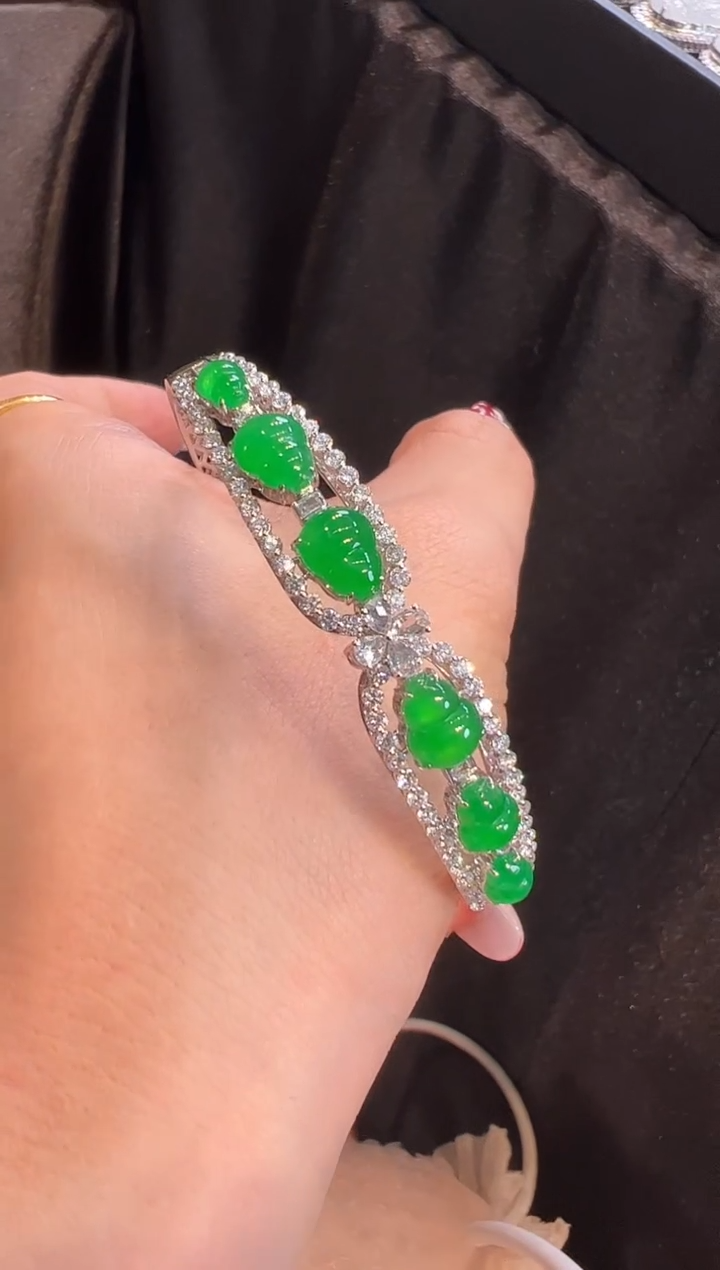 【闪购商品】翡翠手镯18K金镶嵌手镯