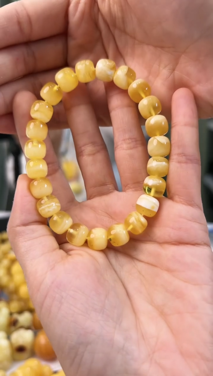 【闪购商品】蜜蜡手链未镶嵌蜜蜡手串多样性发其中一件