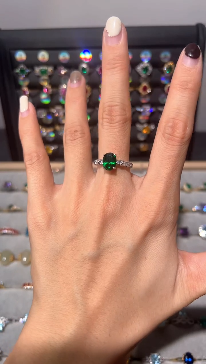 【闪购商品】透辉石开口银S925镶嵌00000