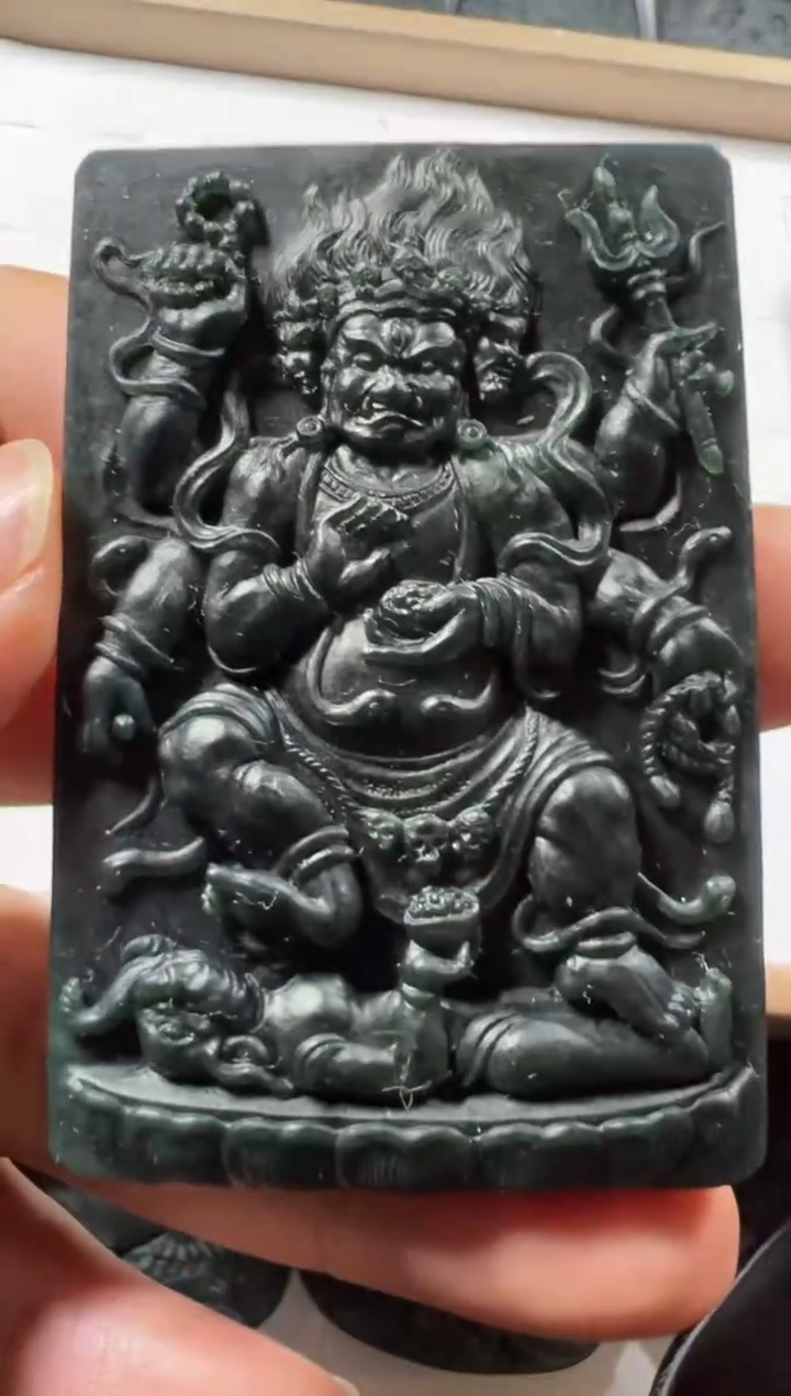 定制翡翠未镶嵌牌子