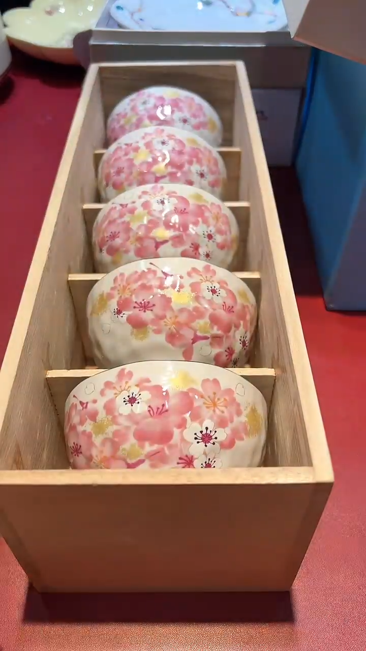 【闪购商品】瓷片锅碗瓢盆一件不剩
