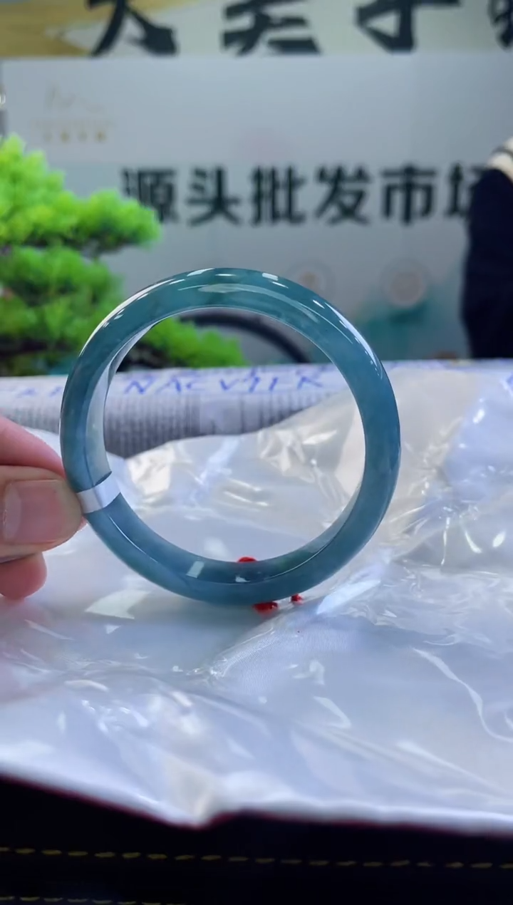 【闪购商品】翡翠手镯未镶嵌手镯