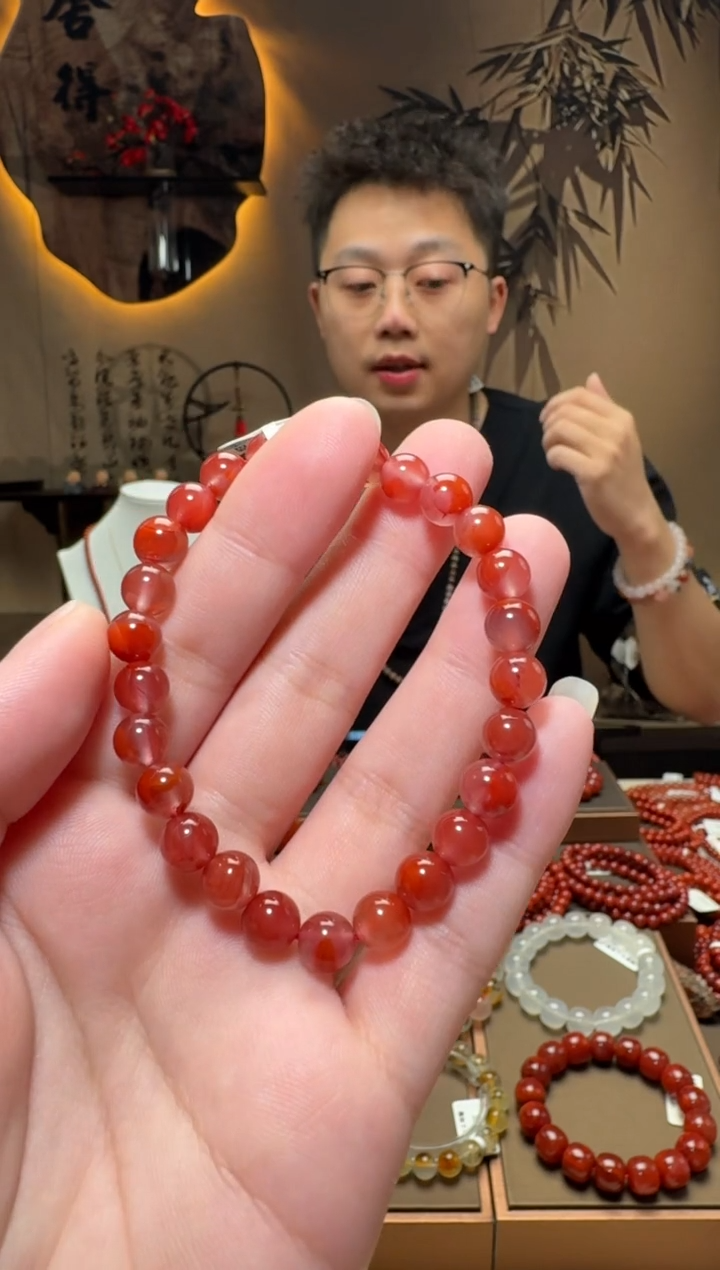 未镶嵌原矿手串南红玛瑙一条约7mm 多样性发货
