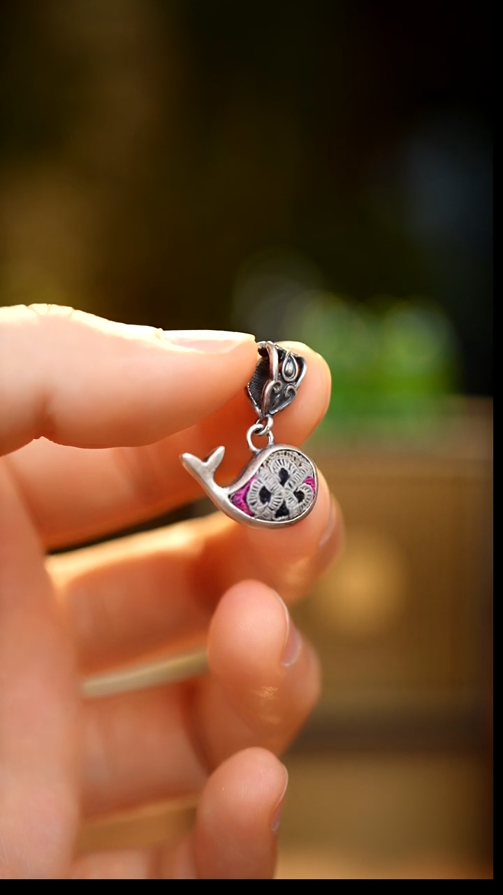 刺绣私人定制苗族手工W17