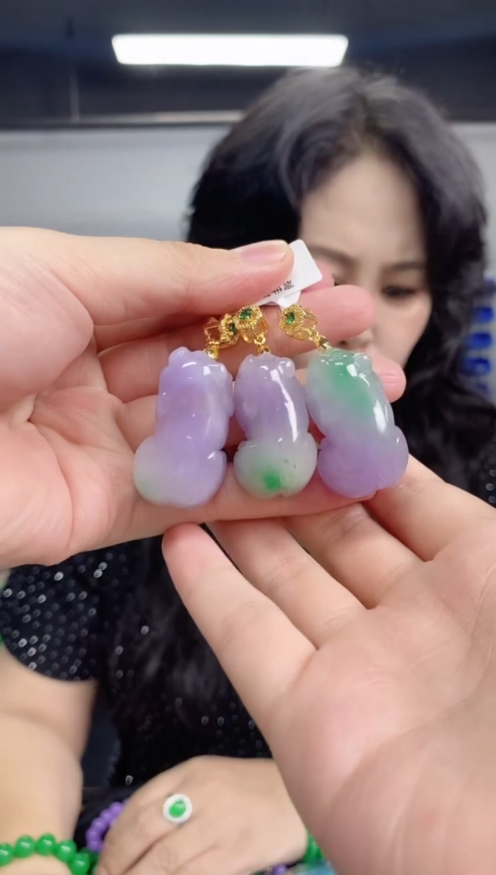 翡翠未镶嵌颈饰闪购链接多样性发其一，颜色微差