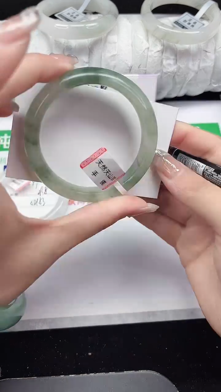 未镶嵌手镯石英质玉142-53/54