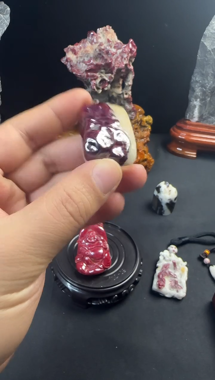 天然辰砂乌*王天然朱砂晶体原石吊坠挂件