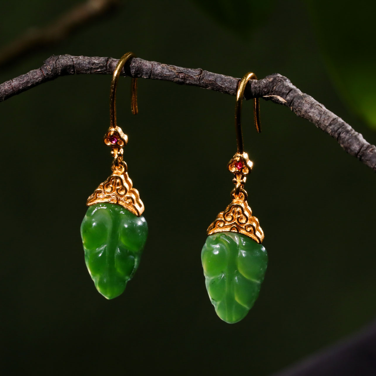 【意婵】《绿枝叶》天然和田玉碧玉精雕耳饰S925银-YC91224