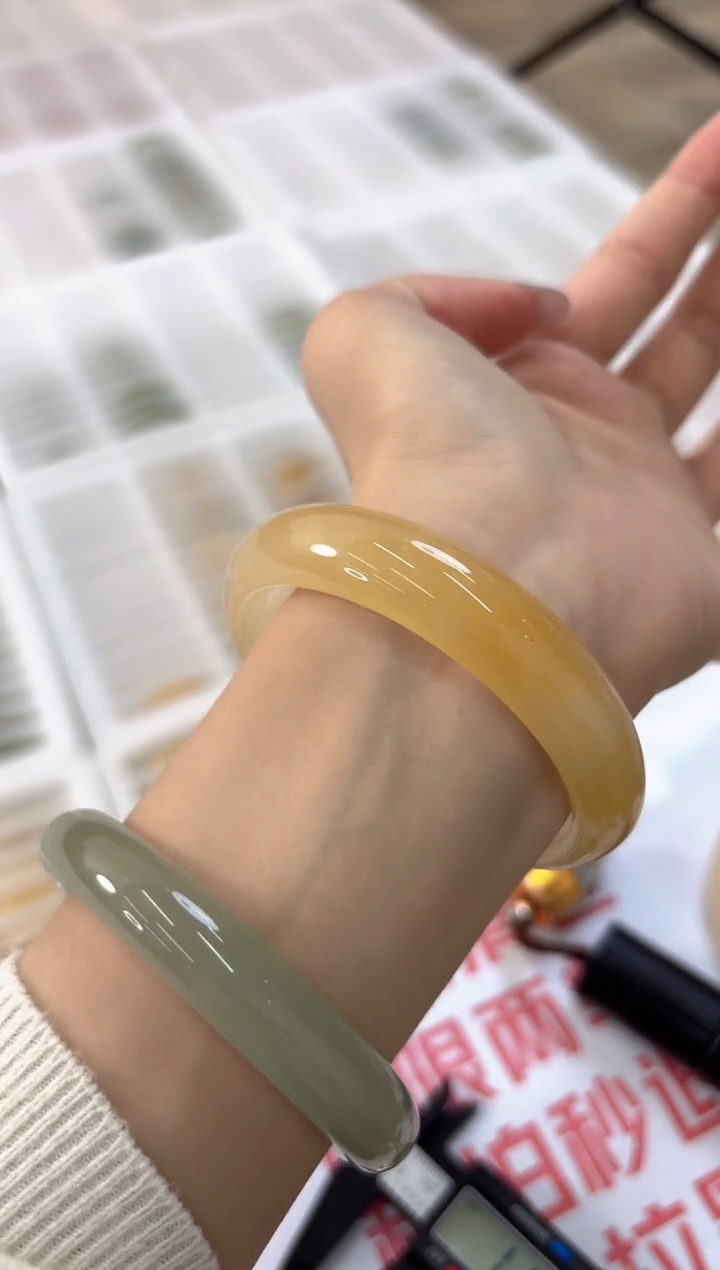 未镶嵌手镯石英质玉34-58HU