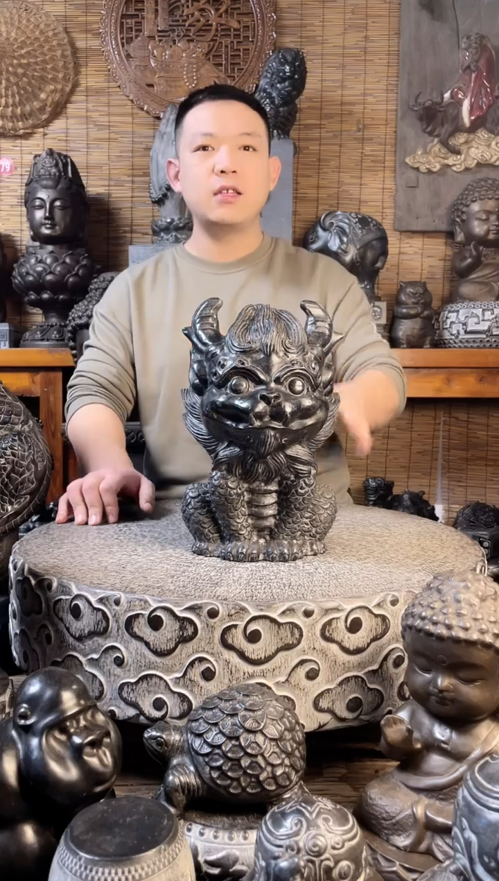 【闪购商品】30带角Q版麒麟天然青石雕刻