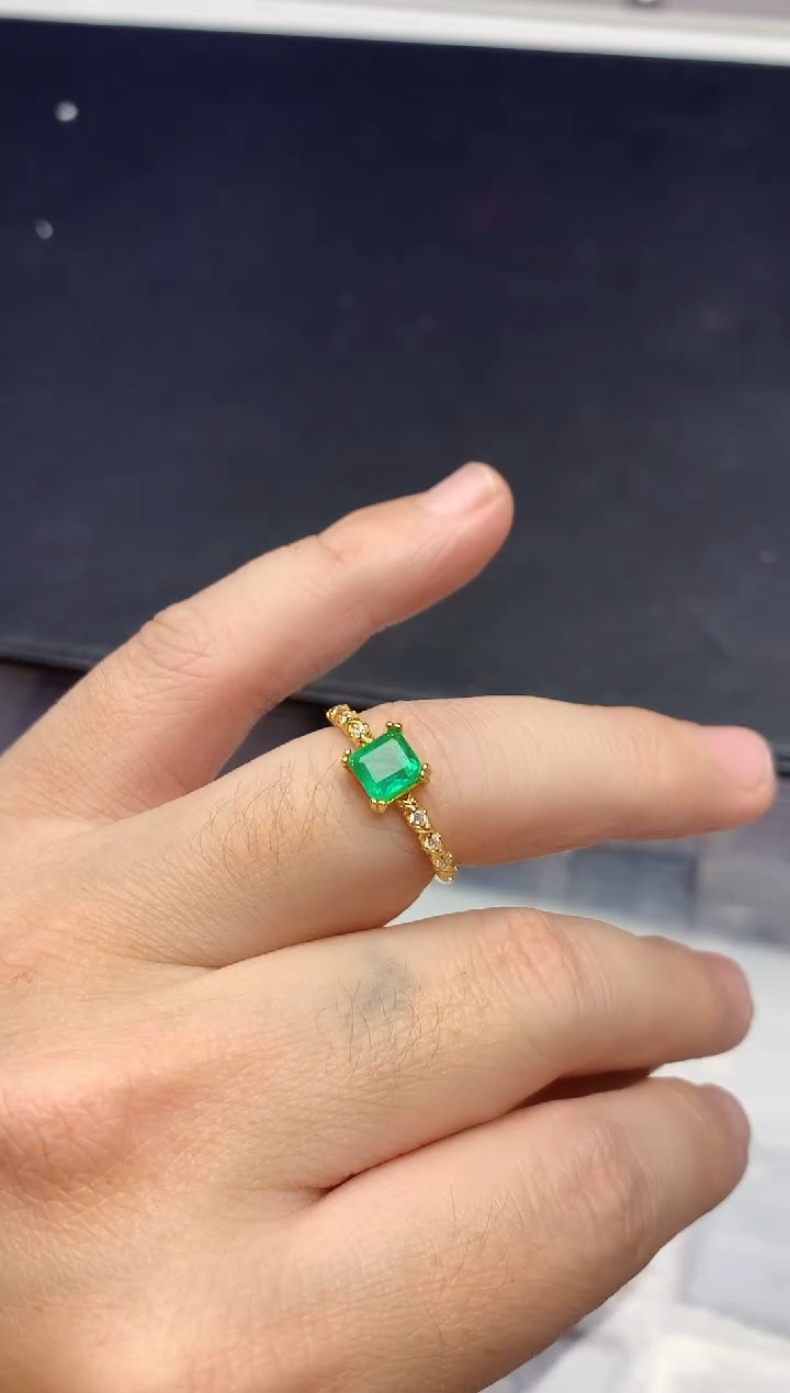 【闪购商品】祖母绿戒指银S925镶嵌.........