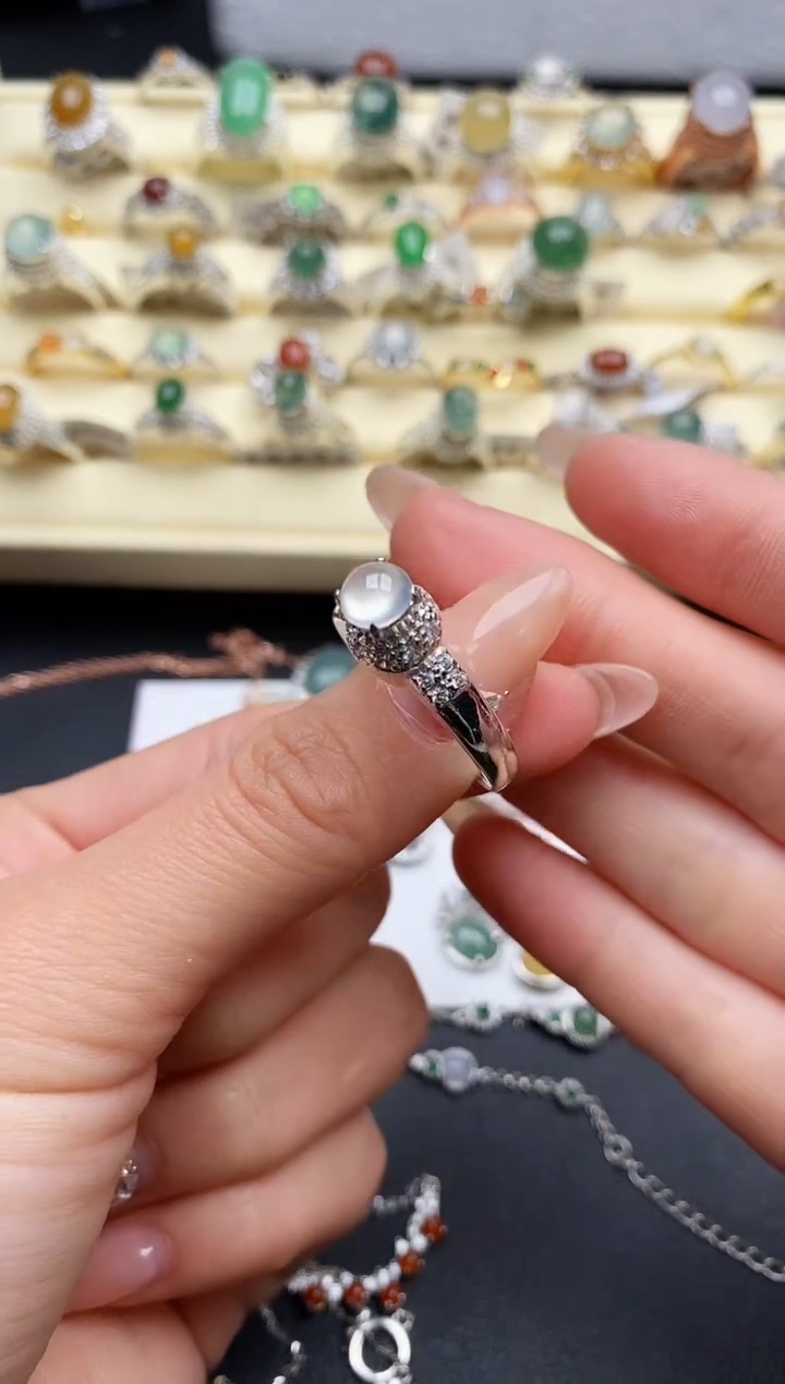 【闪购商品】翡翠戒指未镶嵌555555+10