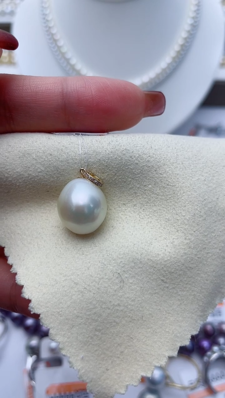 【闪购商品】海水珍珠颈饰18K金镶嵌W99