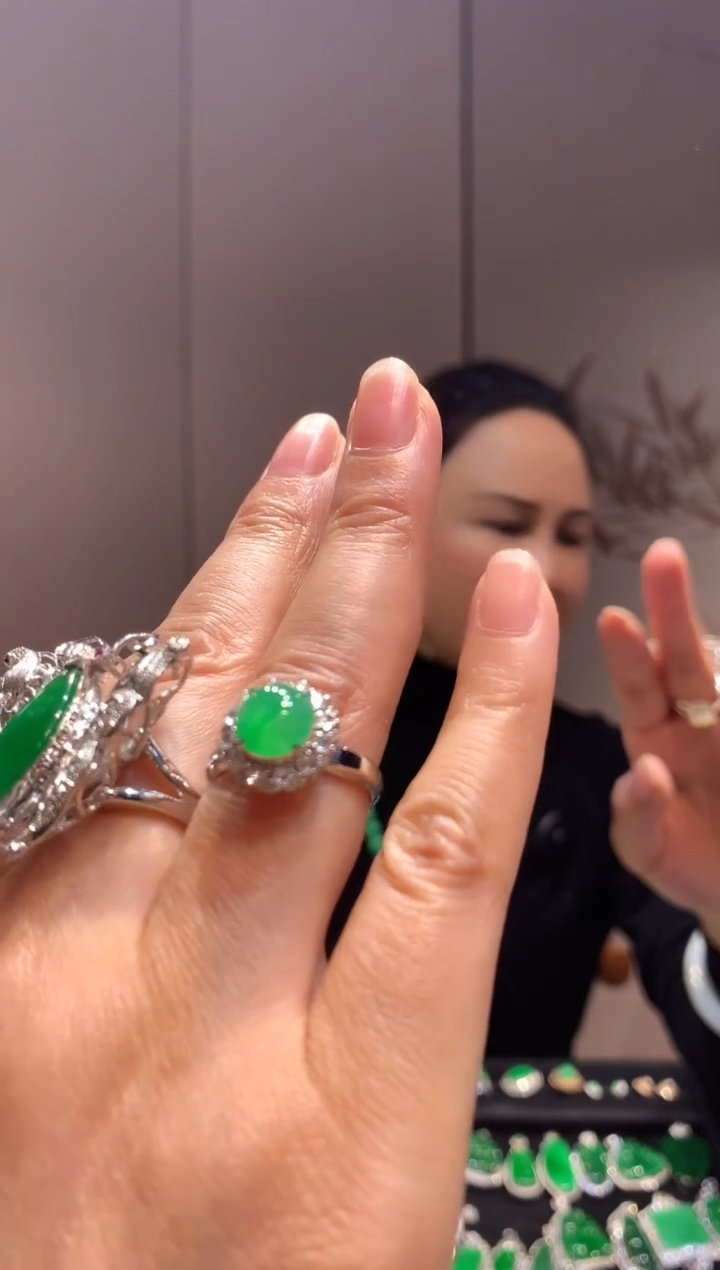 【闪购商品】翡翠戒指18K金镶嵌戒指 