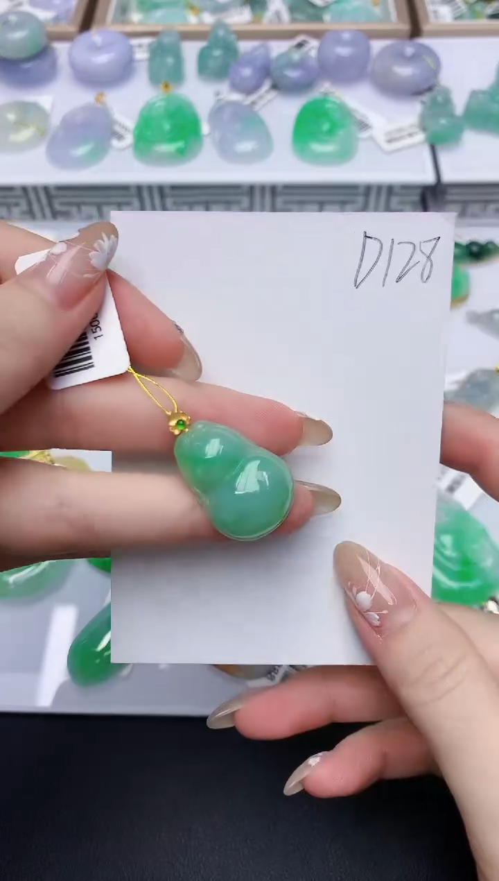 翡翠18K金镶嵌颈饰天然缅甸翡翠A货