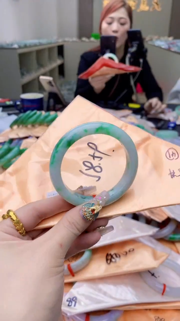 【闪购商品】翡翠手镯未镶嵌0431019586