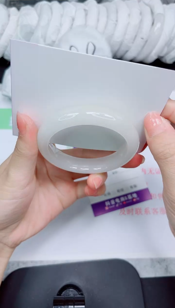 石英质玉手镯未镶嵌185-52