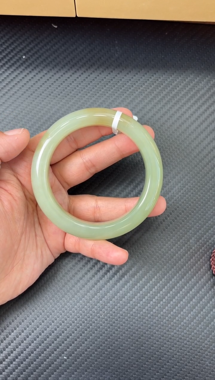 未镶嵌手镯和田玉若羌微色差58+M