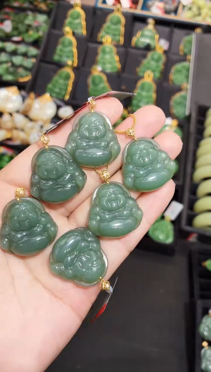 吊坠(赠链)18K金镶嵌和田玉30多样性发一