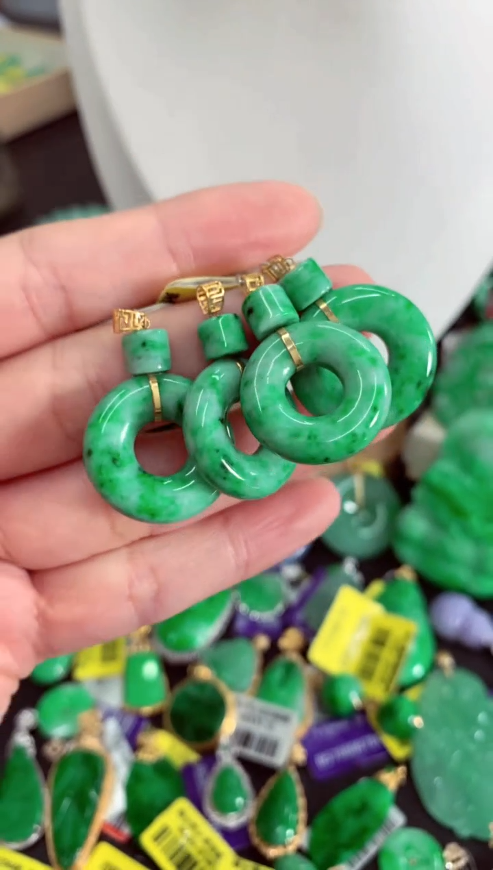 翡翠18K金镶嵌吊坠(不含链)多样性发货发其中一件