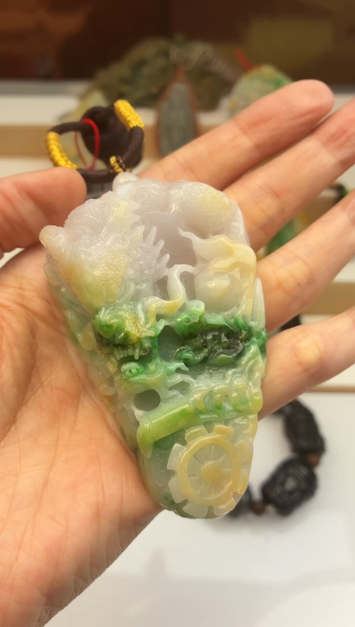 颈饰未镶嵌翡翠牌子