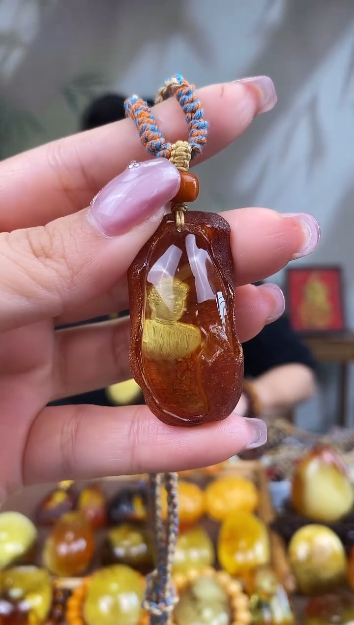 【闪购商品】琥珀裸石未镶嵌基地发货 一物一证 顺丰包邮