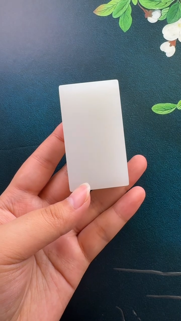 颈饰未镶嵌和田玉吊坠