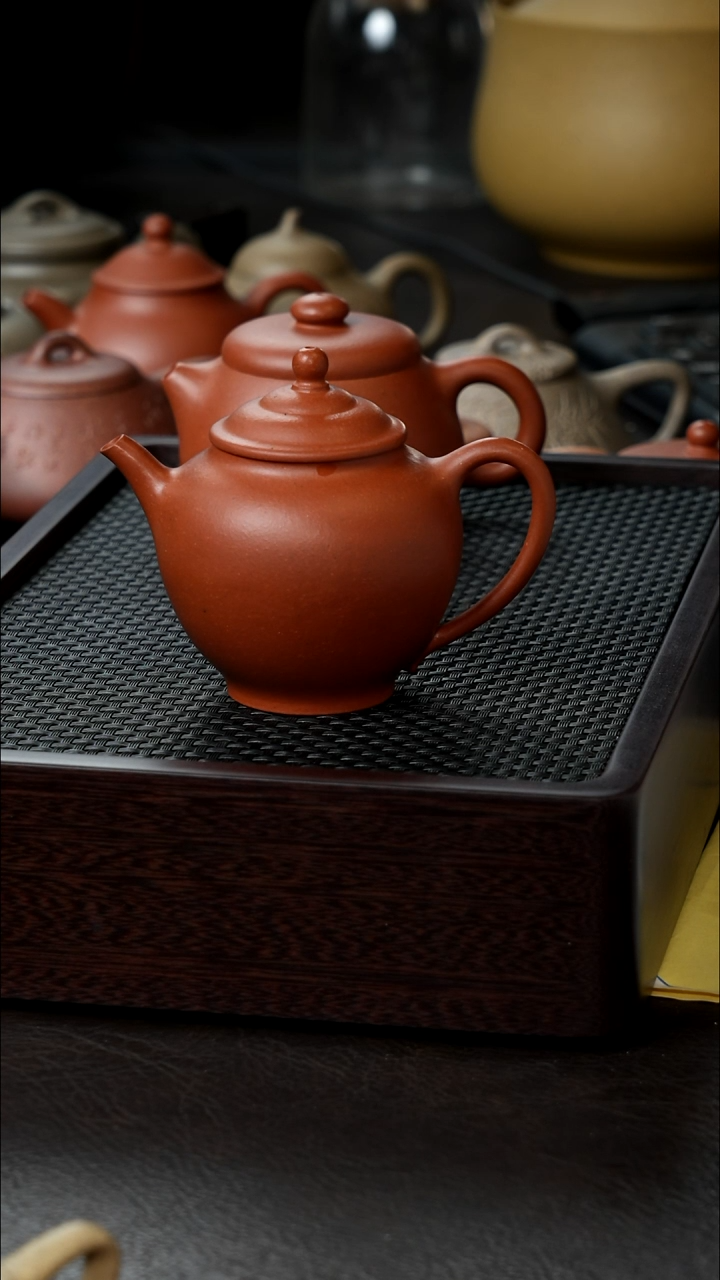 茶壶紫砂墨*茶红笔素雅半手170         微瑕   