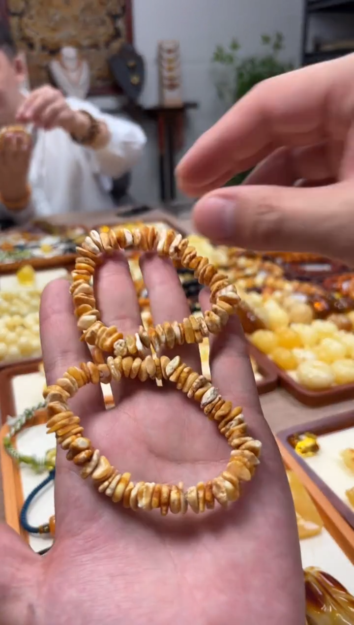 【闪购商品】蜜蜡裸石未镶嵌多样性发一件