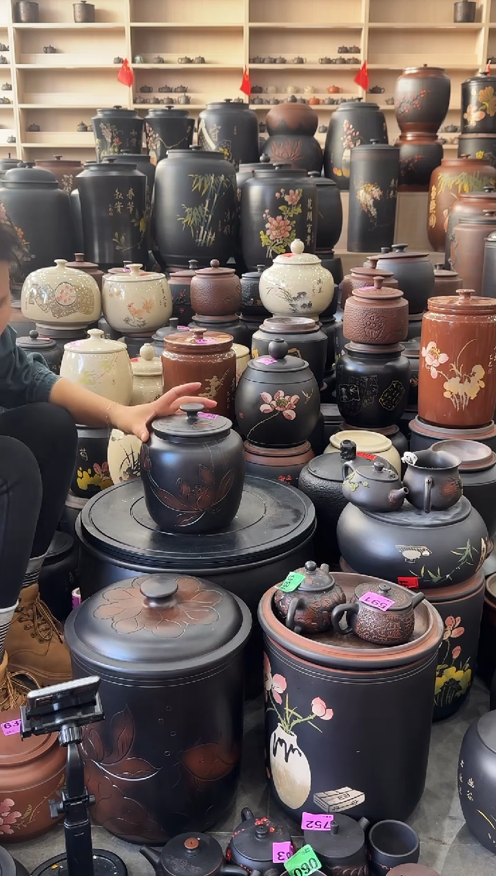 罐瑕疵茶叶罐   冬瓜荷花   587