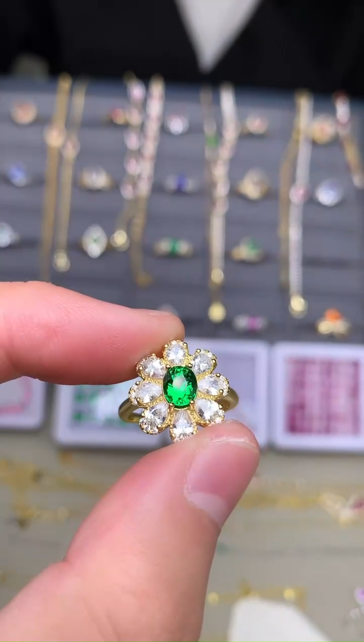 银S925镶嵌戒指石榴石（沙弗莱）戒指