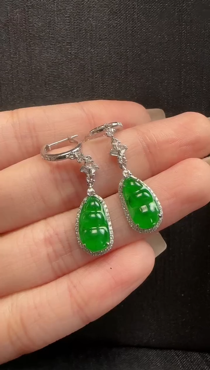 【闪购商品】翡翠耳饰18K金镶嵌144豆子一对