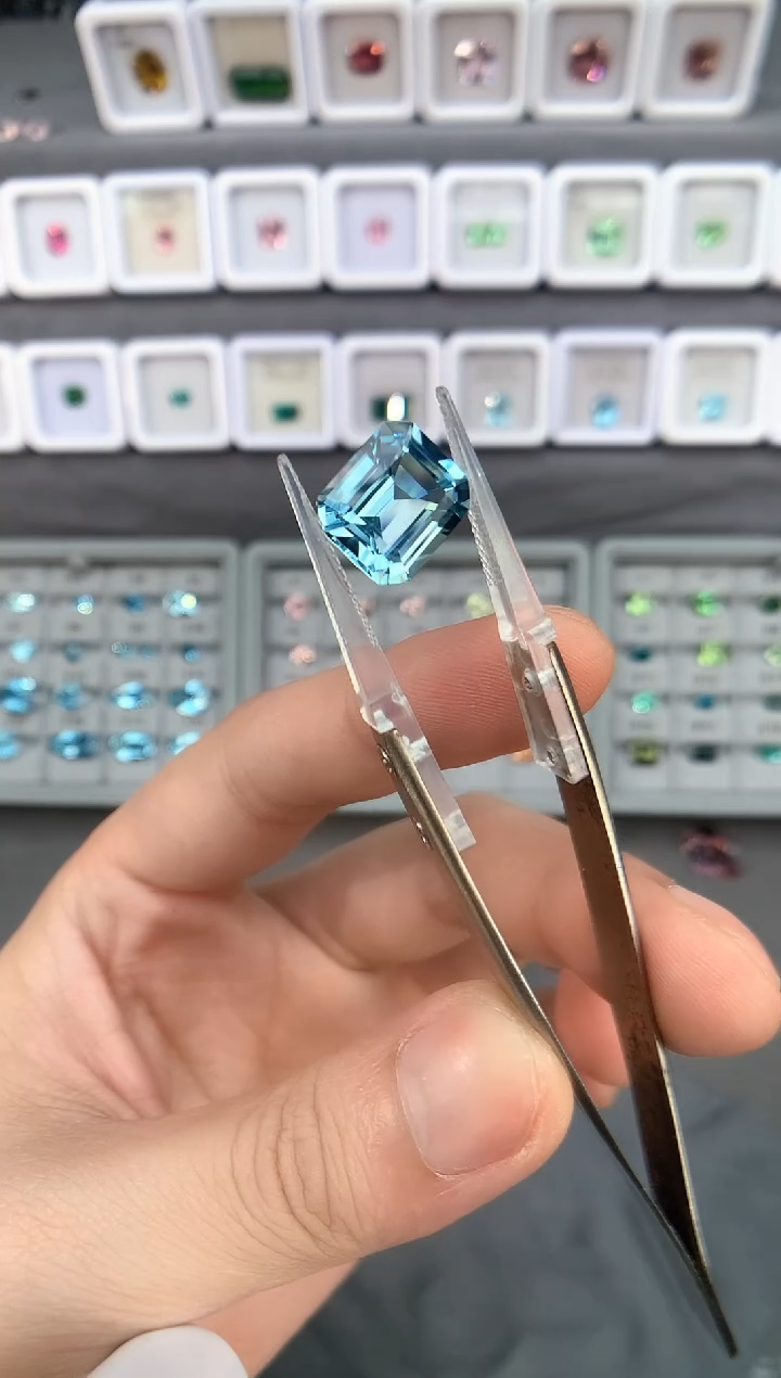 【闪购商品】定制海蓝宝石裸石未镶嵌6.18ct