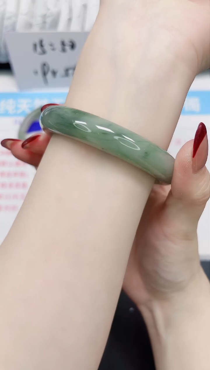 【闪购商品】石英质玉手镯未镶嵌164