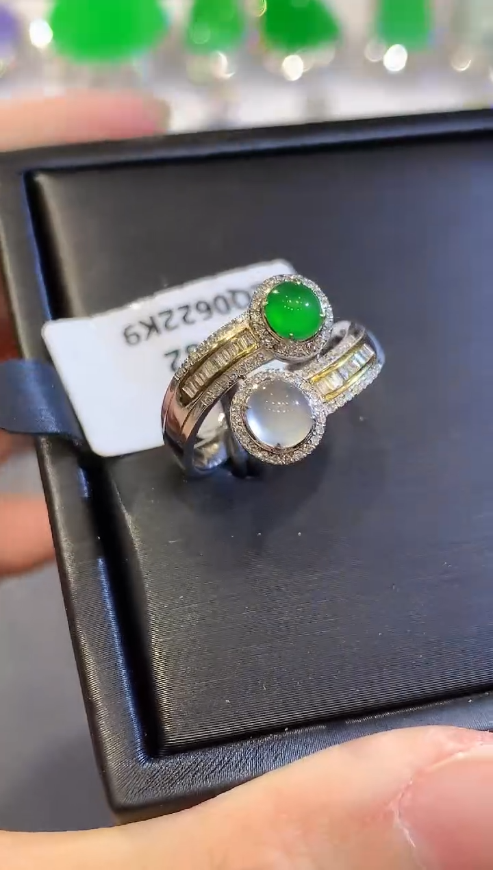 翡翠戒指18K金镶嵌CJQ多样性发其一