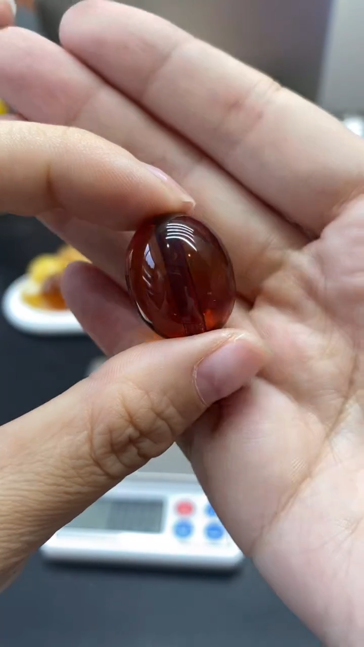 琥珀未镶嵌珠宝奇石2551
