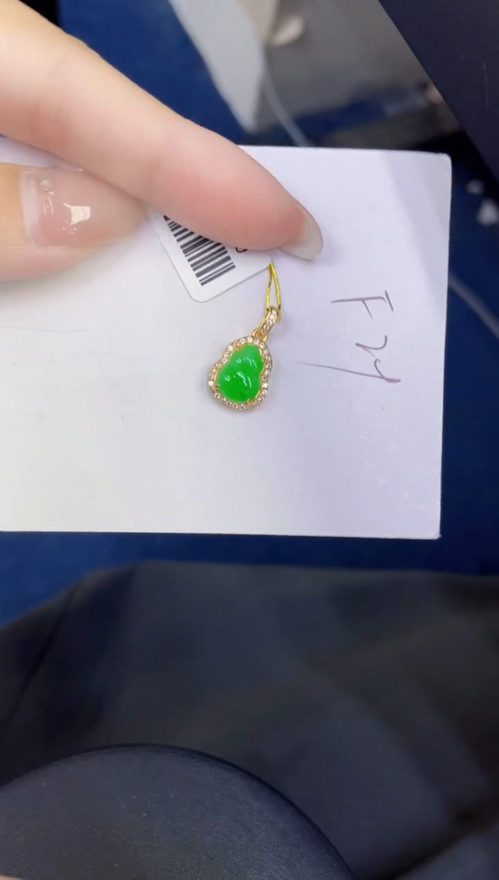颈饰未镶嵌翡翠缅甸天然翡翠A货