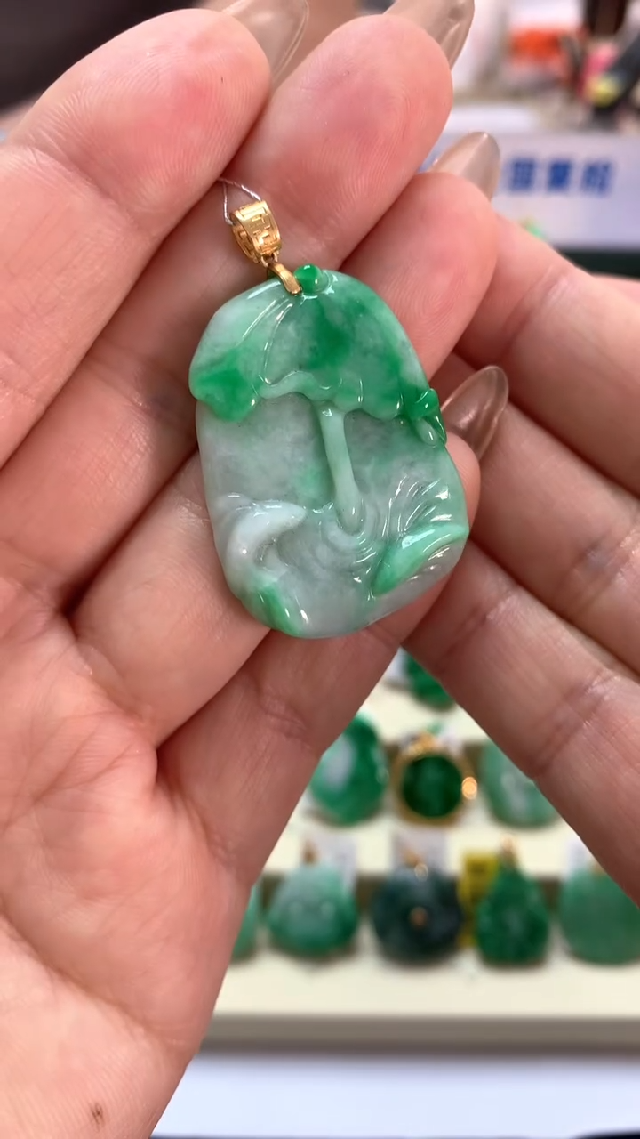 【闪购商品】翡翠吊坠(不含链)18K金镶嵌挂件