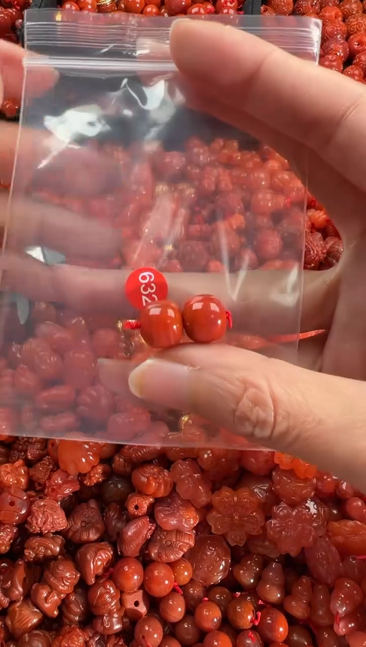 【闪购商品】南红玛瑙颈饰未镶嵌1