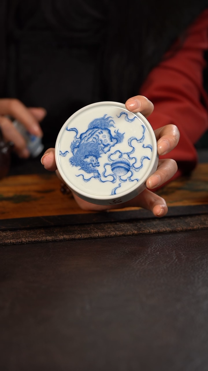 【闪购商品】杯聚澜堂祥云狮子绣球圆饼盖置