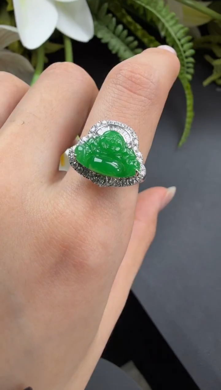 18K金镶嵌戒指翡翠戒指