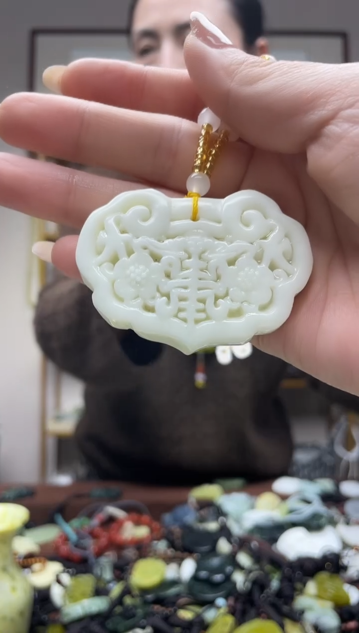 未镶嵌岫玉吊坠·