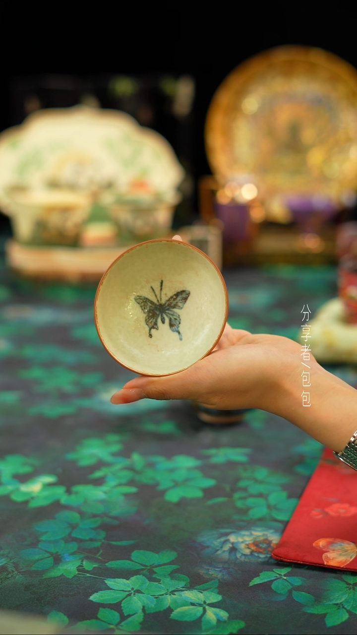 【闪购商品】秋语单蝴蝶····